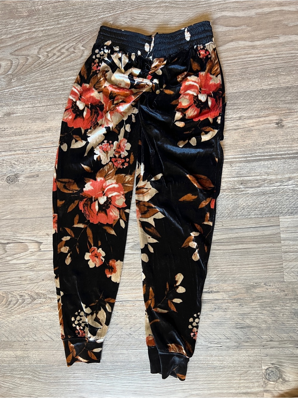 Cute Booty Lounge Black Floral Velvet rutched Joggers